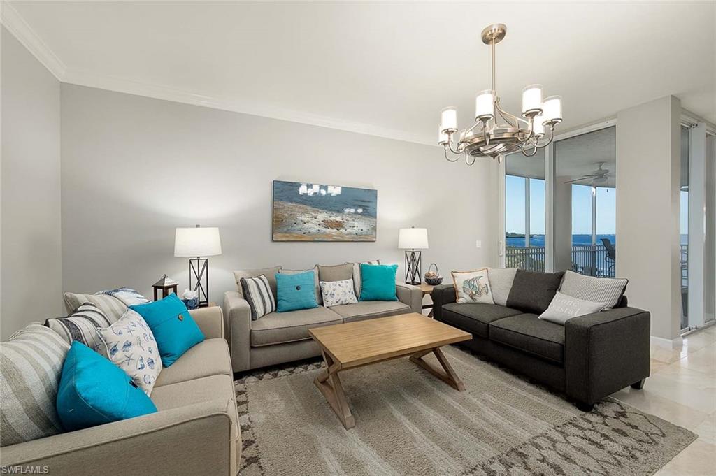 THE SHORES - Residential