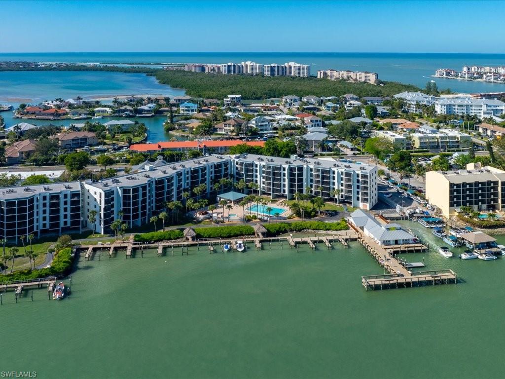 RIVERSIDE CLUB - Residential