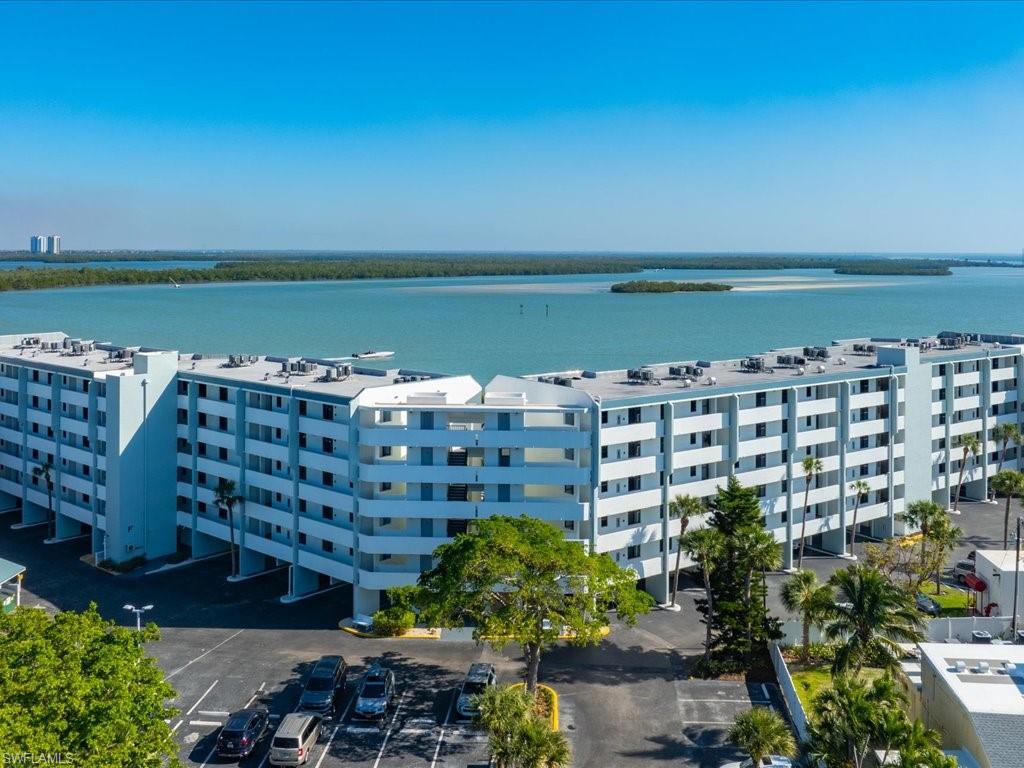 RIVERSIDE CLUB - Residential