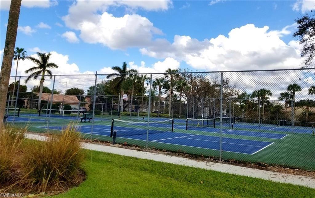 VILLAGES AT EMERALD LAKES - Residential Lease