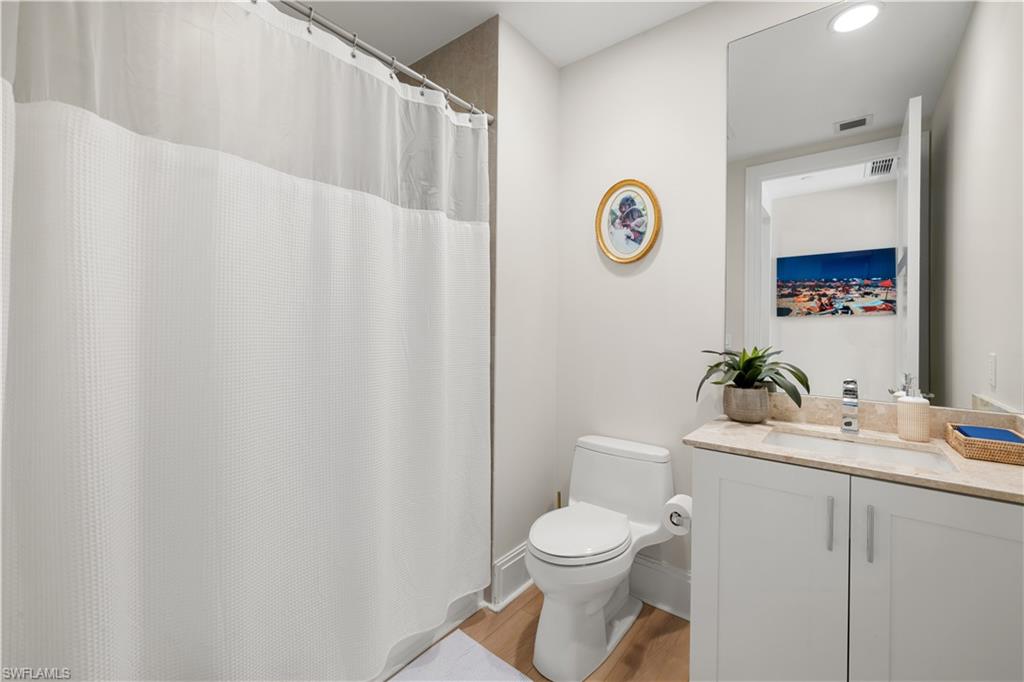 NAPLES SQUARE - Residential