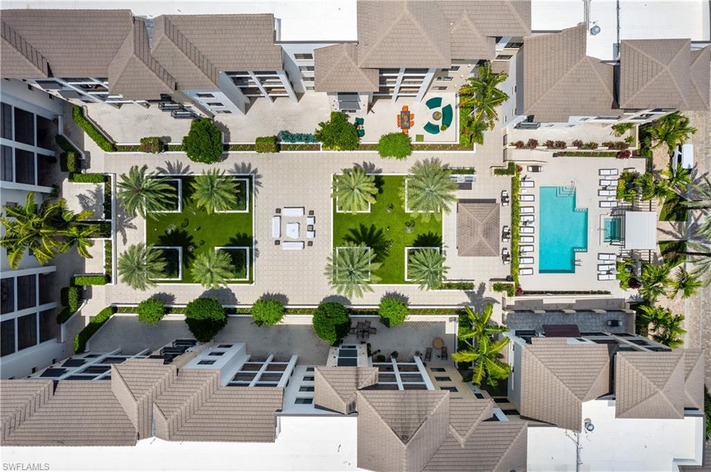 NAPLES SQUARE - Residential
