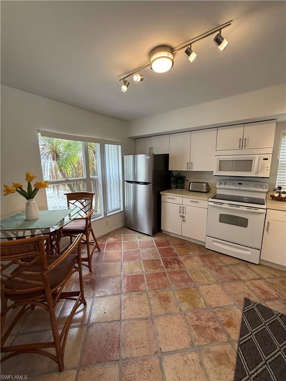 THE MEADOW - Residential Lease