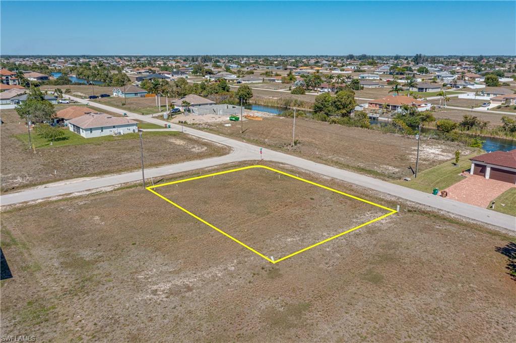 CAPE CORAL - Land