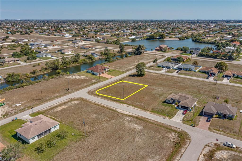 CAPE CORAL - Land