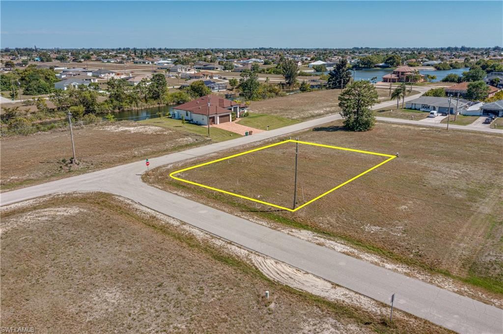 CAPE CORAL - Land