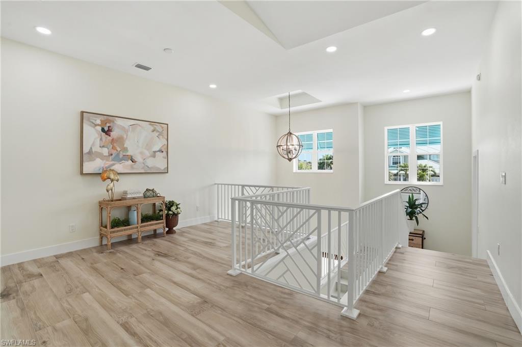 PARADISE VILLAGE - Residential