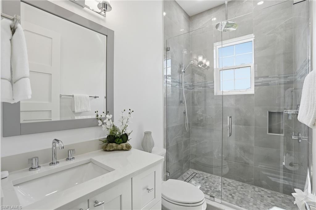 PARADISE VILLAGE - Residential