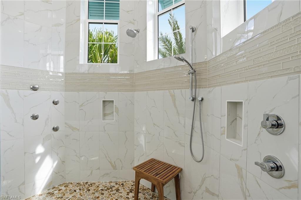 PARADISE VILLAGE - Residential