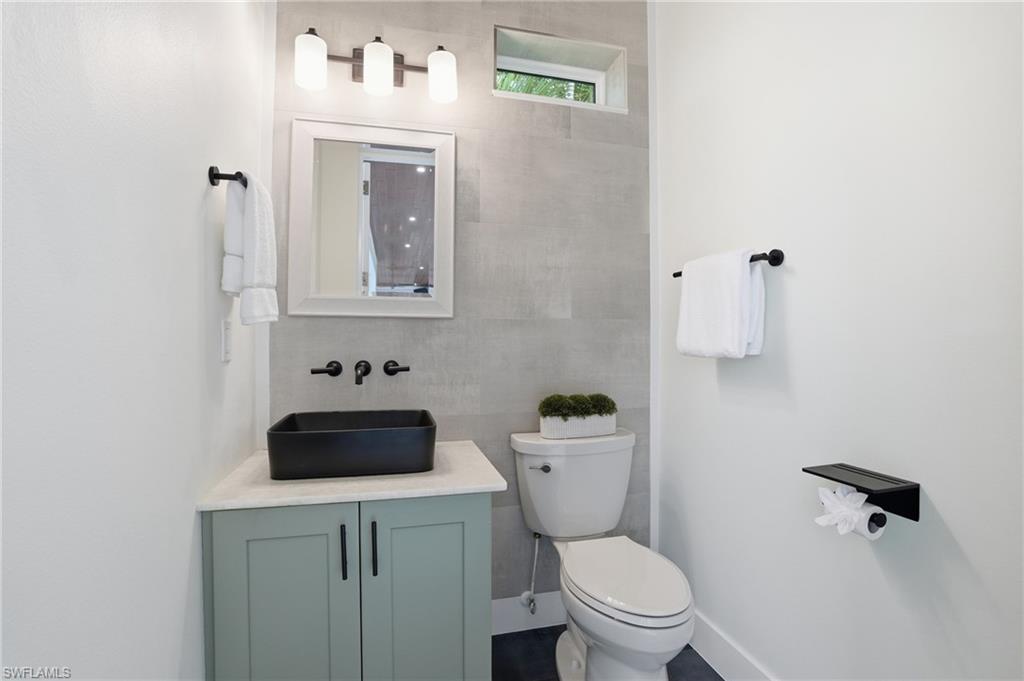 PARADISE VILLAGE - Residential