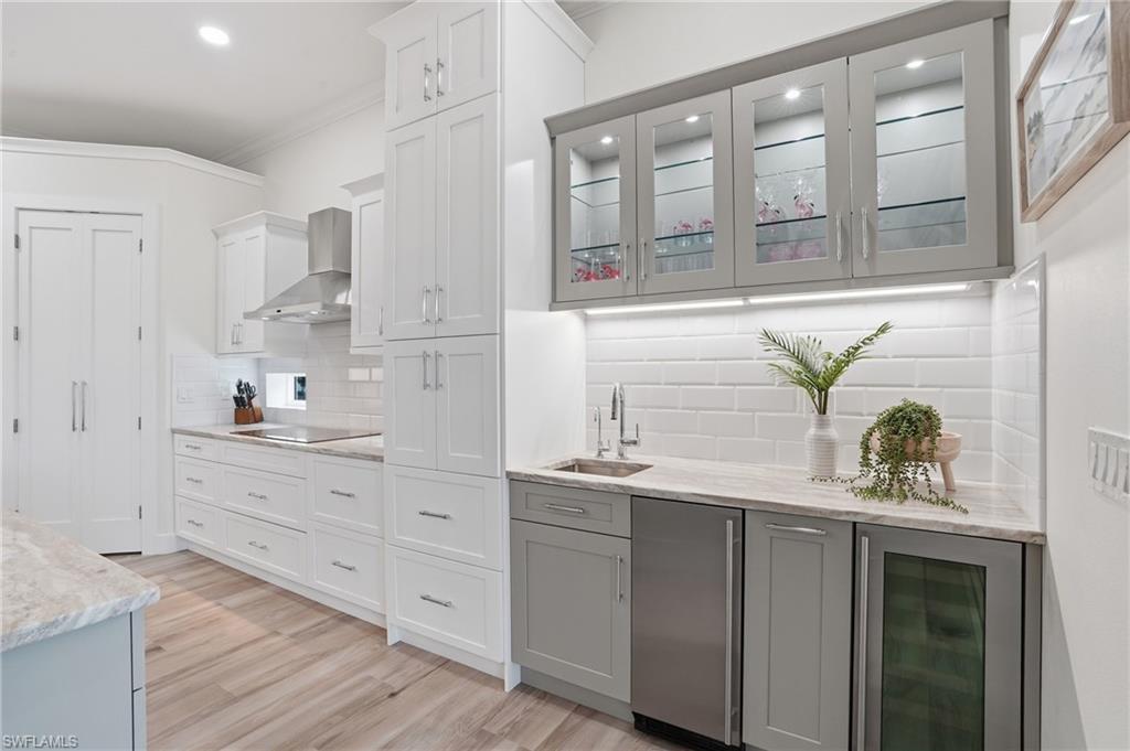 PARADISE VILLAGE - Residential