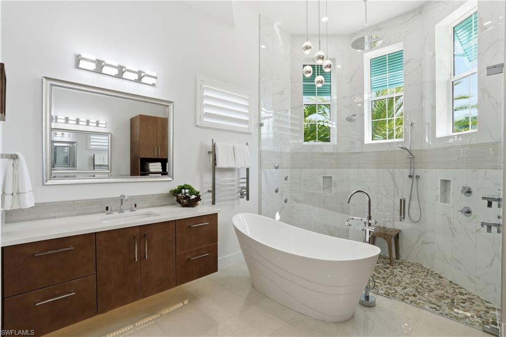 PARADISE VILLAGE - Residential