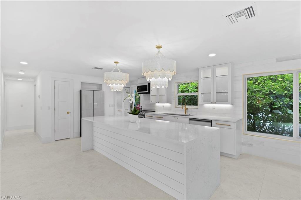 ROYAL PARK VILLAS - Residential