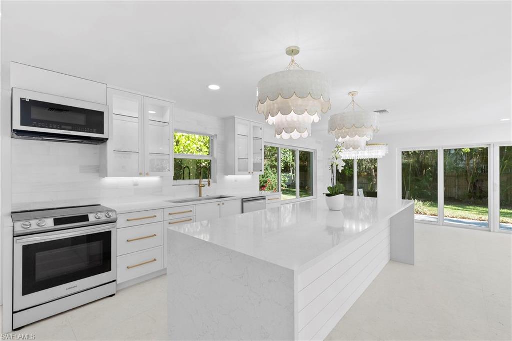 ROYAL PARK VILLAS - Residential