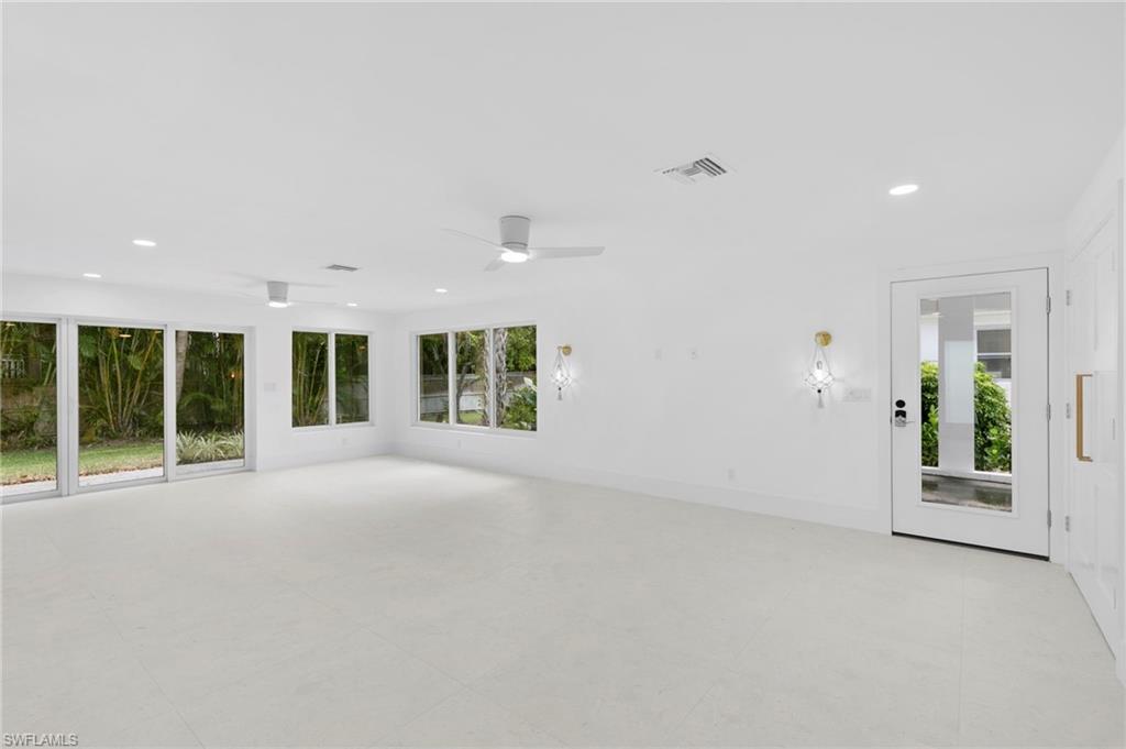 ROYAL PARK VILLAS - Residential