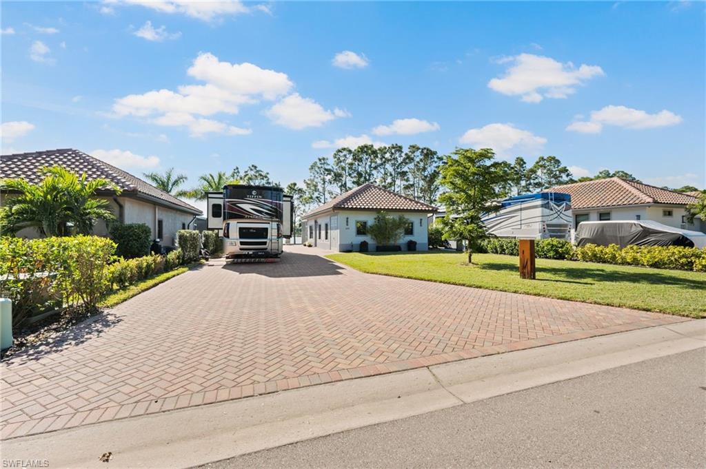 GOLDEN PALMS LUXURY MOTORCOACH RESORT - Land