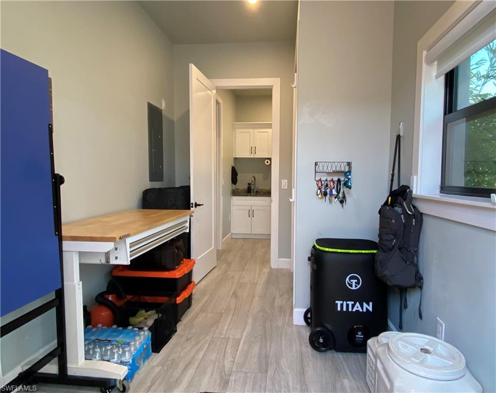 GOLDEN PALMS LUXURY MOTORCOACH RESORT - Land