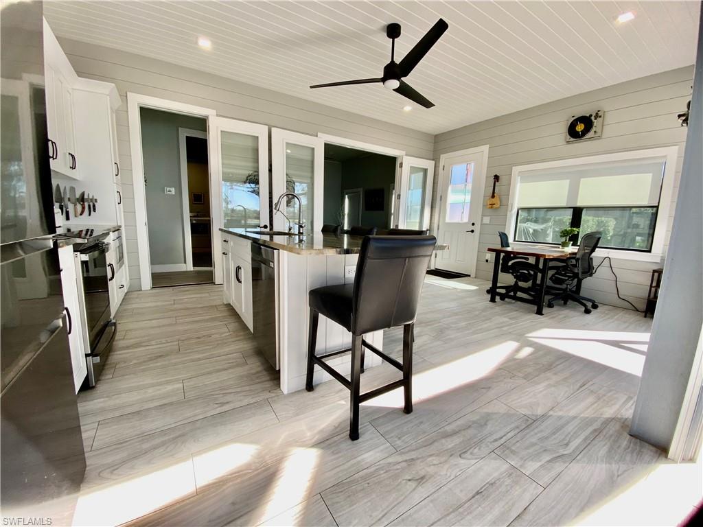 GOLDEN PALMS LUXURY MOTORCOACH RESORT - Land