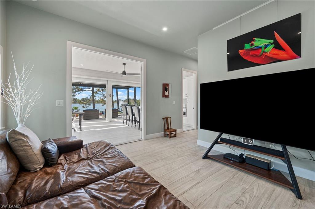 GOLDEN PALMS LUXURY MOTORCOACH RESORT - Land