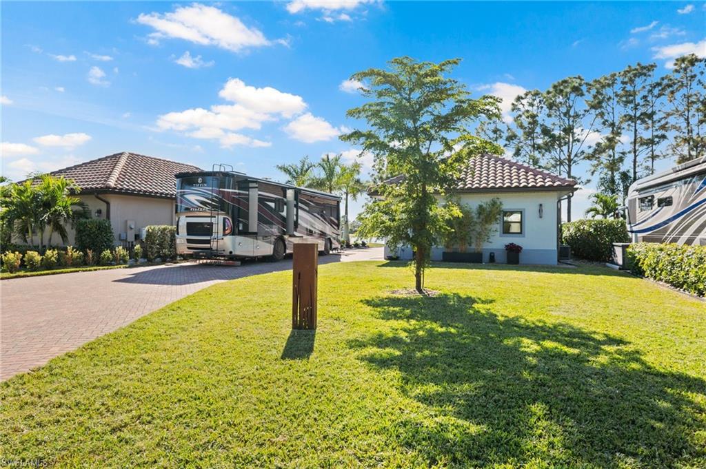 GOLDEN PALMS LUXURY MOTORCOACH RESORT - Land