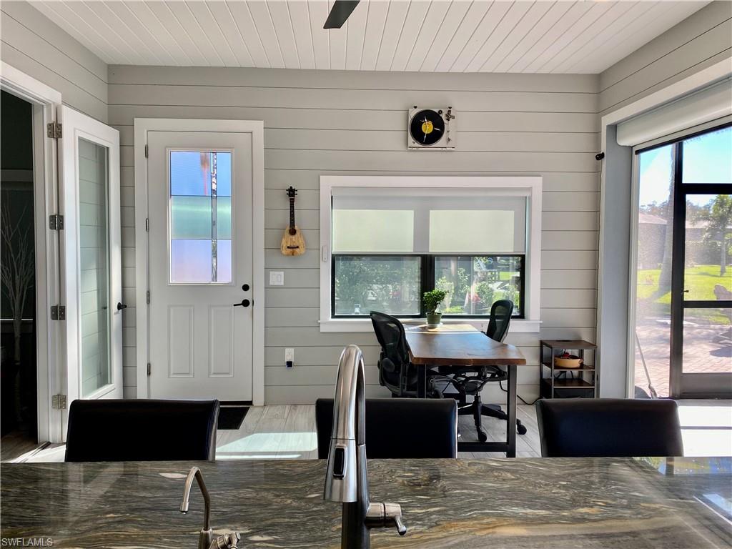 GOLDEN PALMS LUXURY MOTORCOACH RESORT - Land