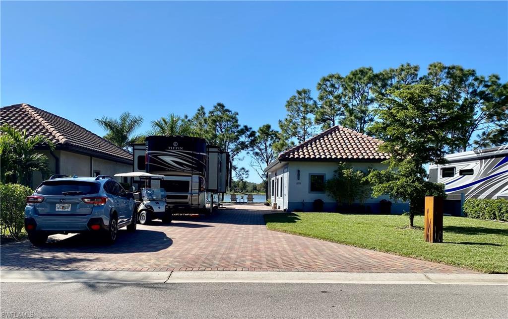 GOLDEN PALMS LUXURY MOTORCOACH RESORT - Land