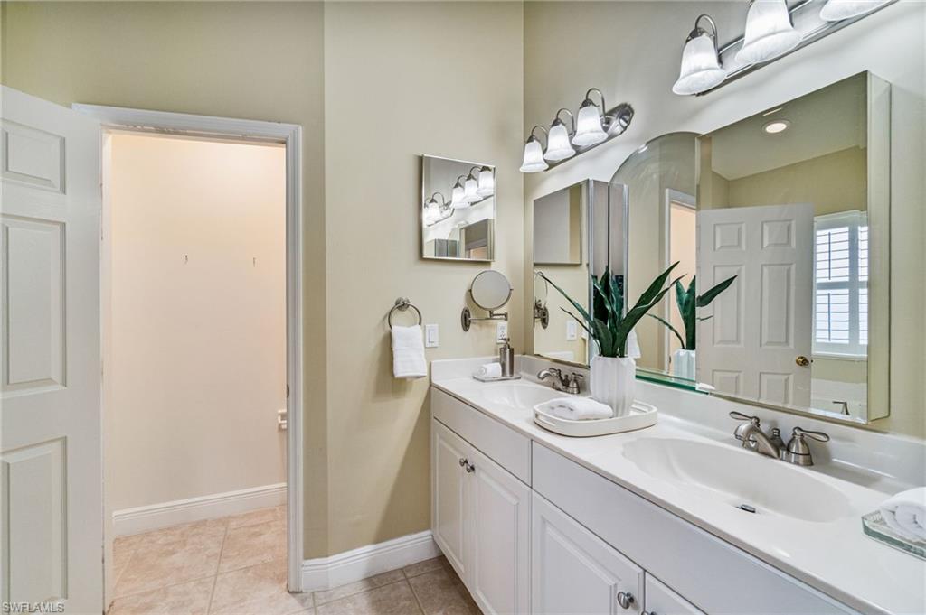 PARADISE VILLAGE - Residential