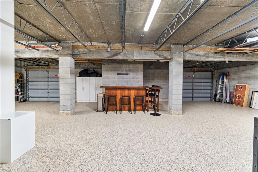 PARADISE VILLAGE - Residential