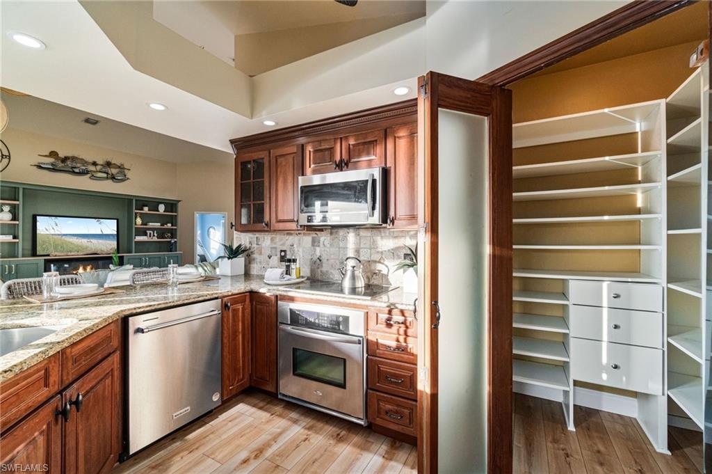 PARADISE VILLAGE - Residential