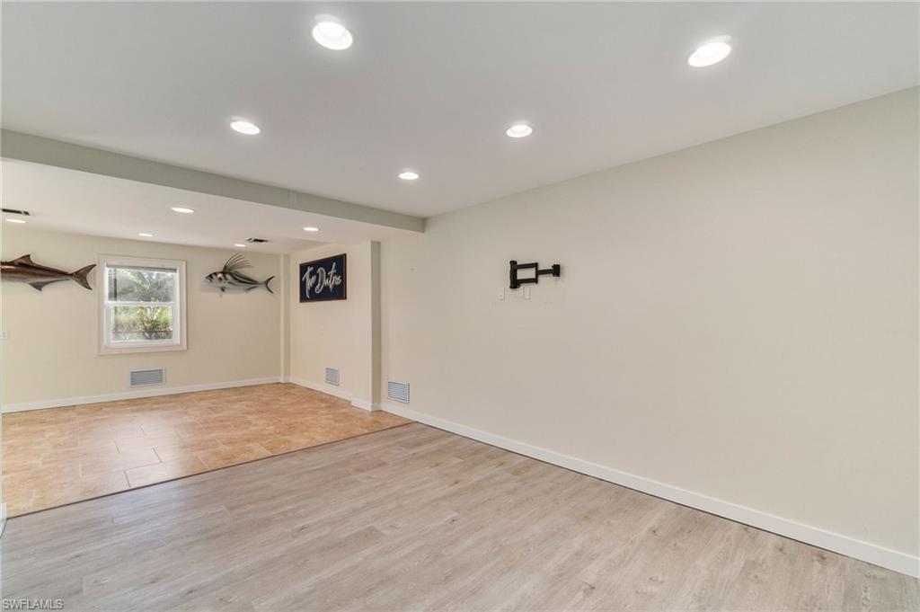 PARADISE VILLAGE - Residential