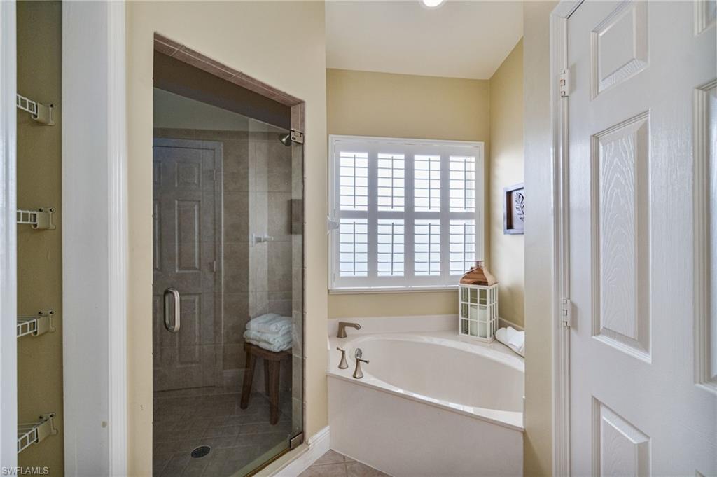 PARADISE VILLAGE - Residential