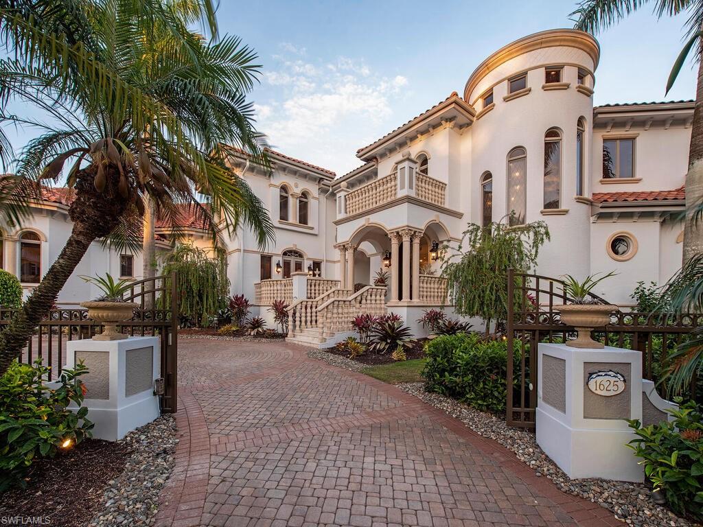 AQUALANE SHORES - Residential