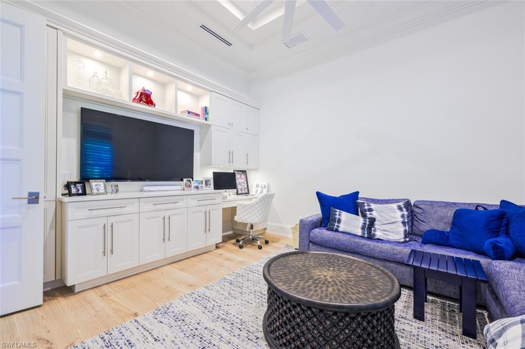 OYSTER BAY - Residential