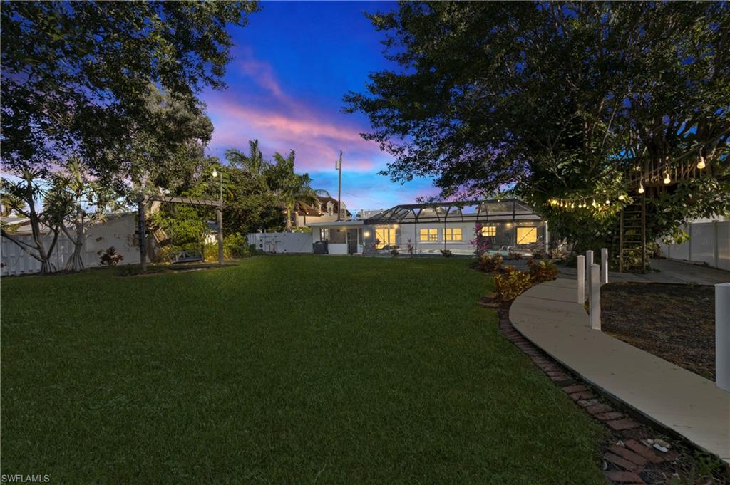 TWIN PALM ESTATES - Residential