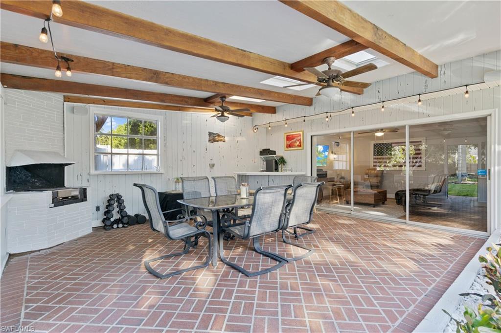 TWIN PALM ESTATES - Residential