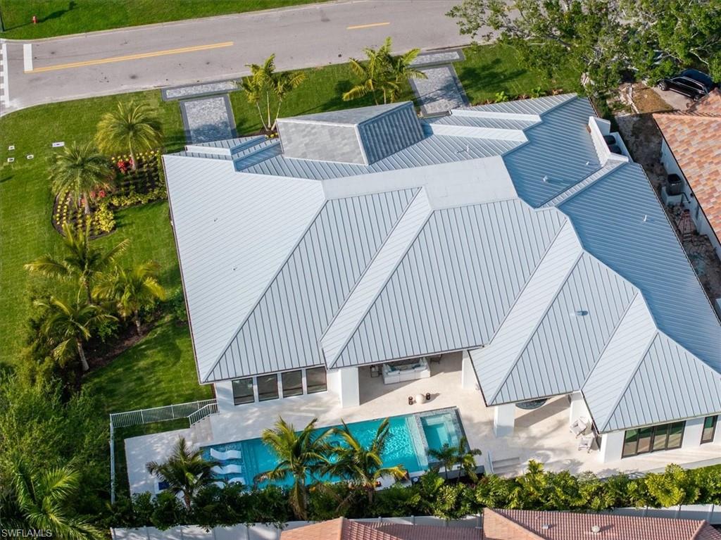 MOORINGS - Residential