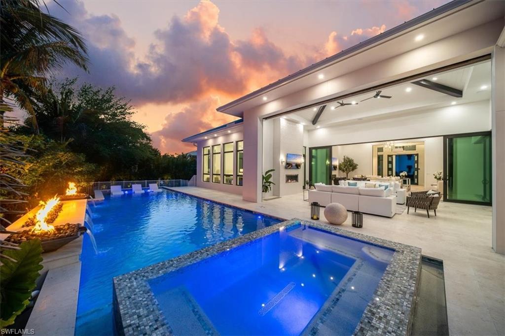 MOORINGS - Residential