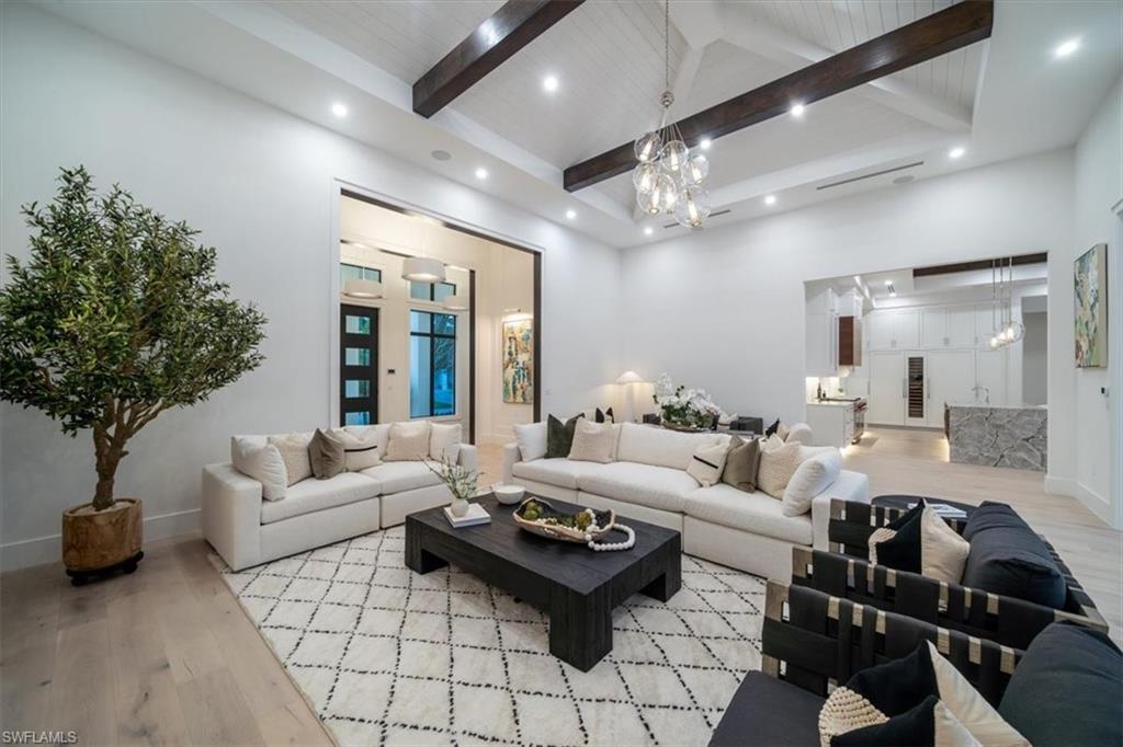 MOORINGS - Residential