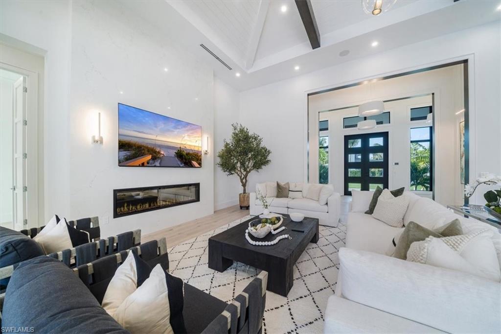 MOORINGS - Residential