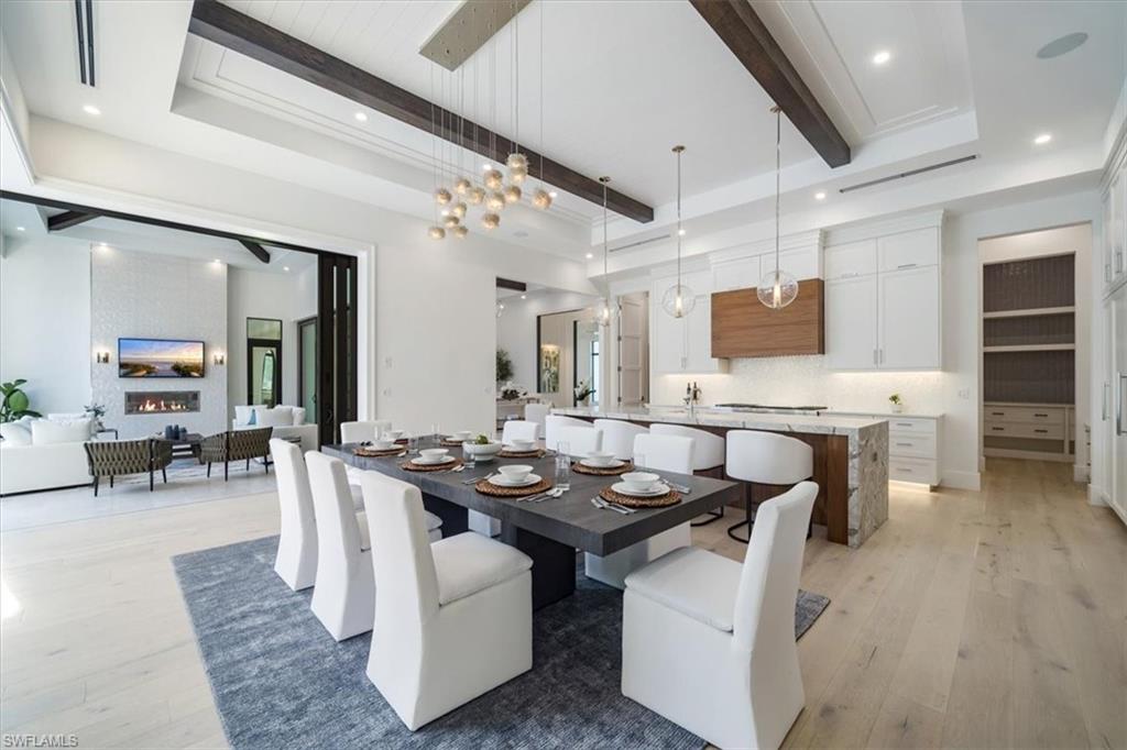 MOORINGS - Residential