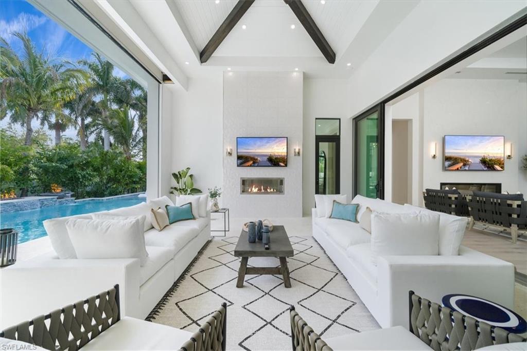 MOORINGS - Residential