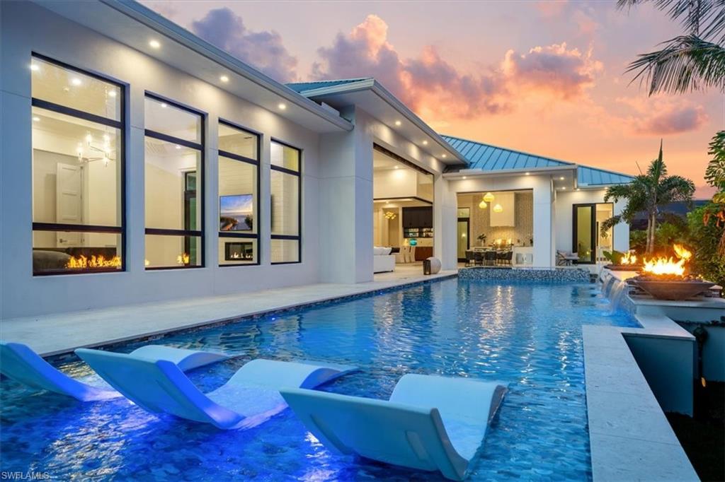 MOORINGS - Residential