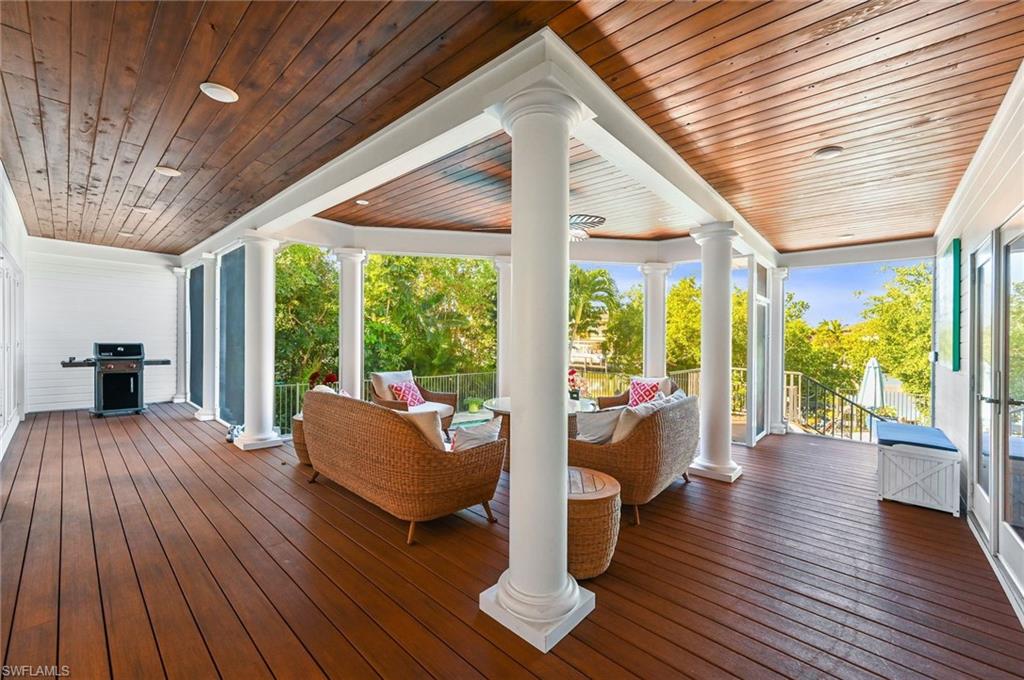 AQUALANE SHORES - Residential