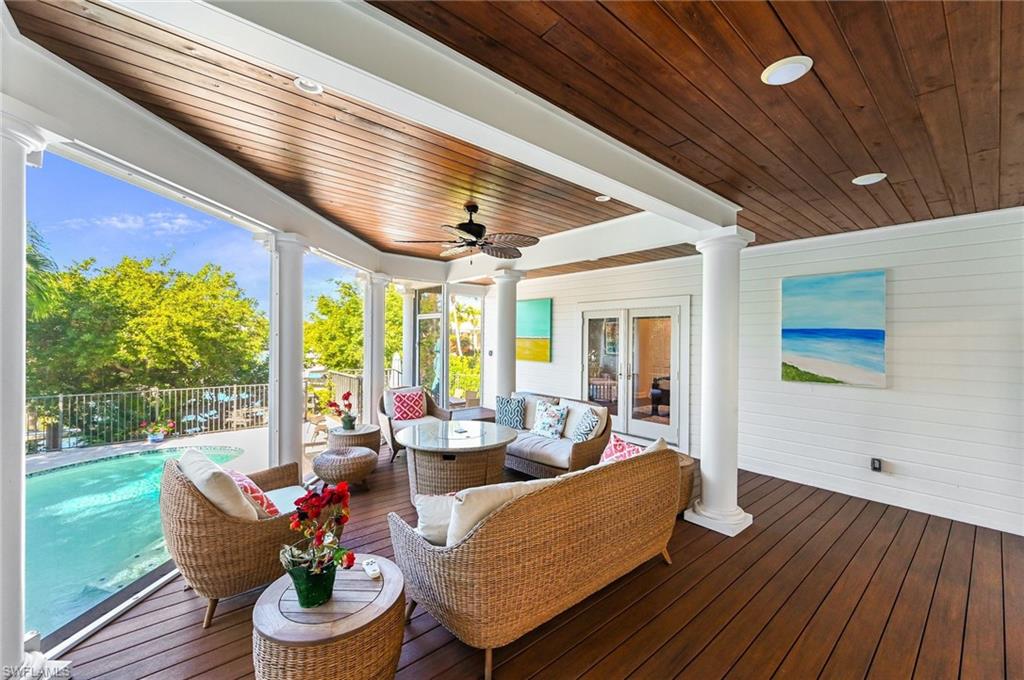 AQUALANE SHORES - Residential