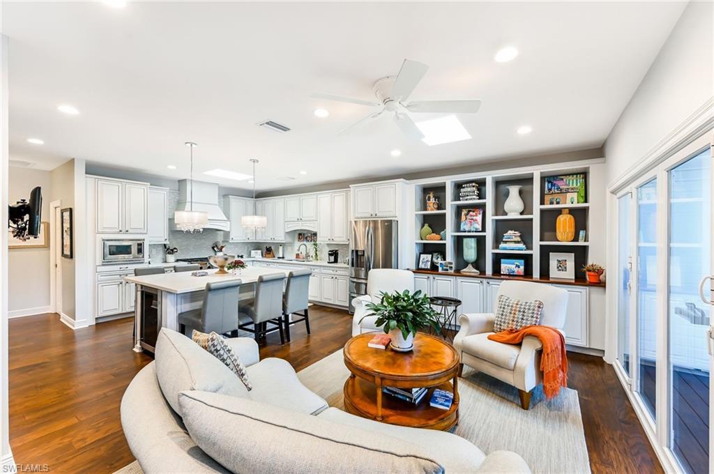 AQUALANE SHORES - Residential