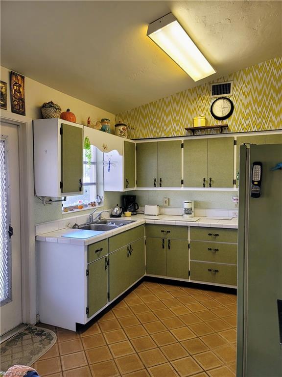 BERTS BAYSHORE MANOR - Residential