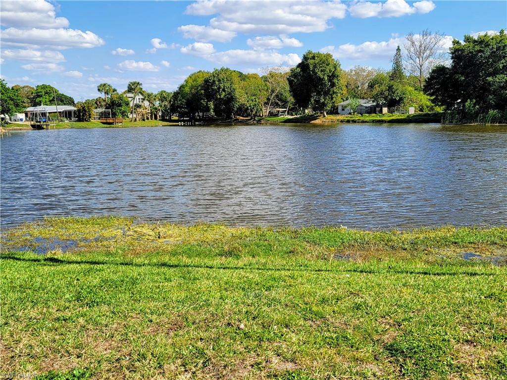 BERTS BAYSHORE MANOR - Residential