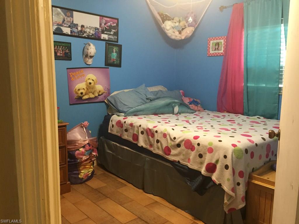 SAN CARLOS PARK - Residential