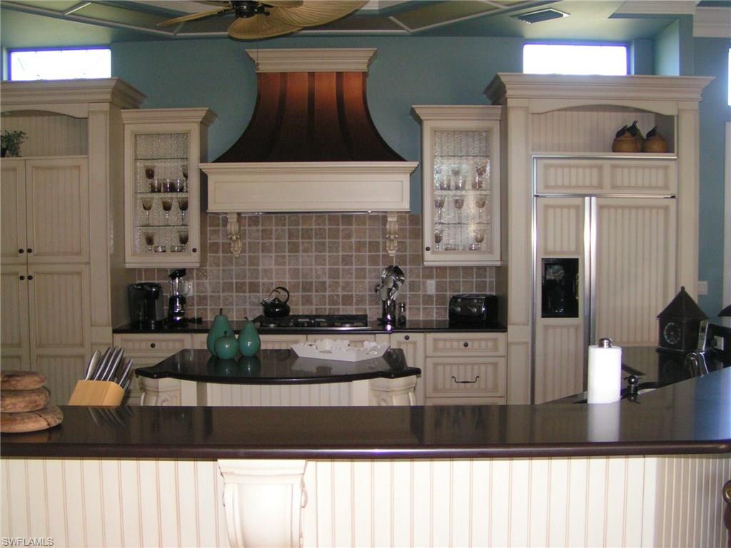 WHISPERING OAKS - Residential