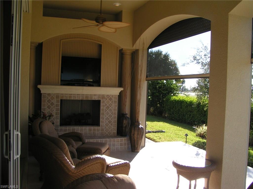 WHISPERING OAKS - Residential